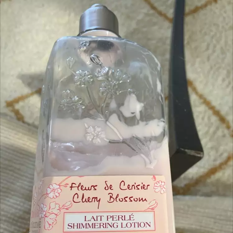 L'OCCITANE - Lait perlé fleurs de cerisier