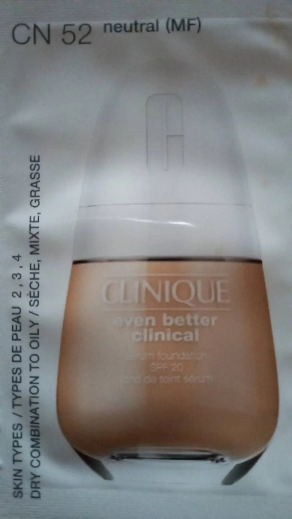 CLINIQUE - Fond de teint sérum SPF 20