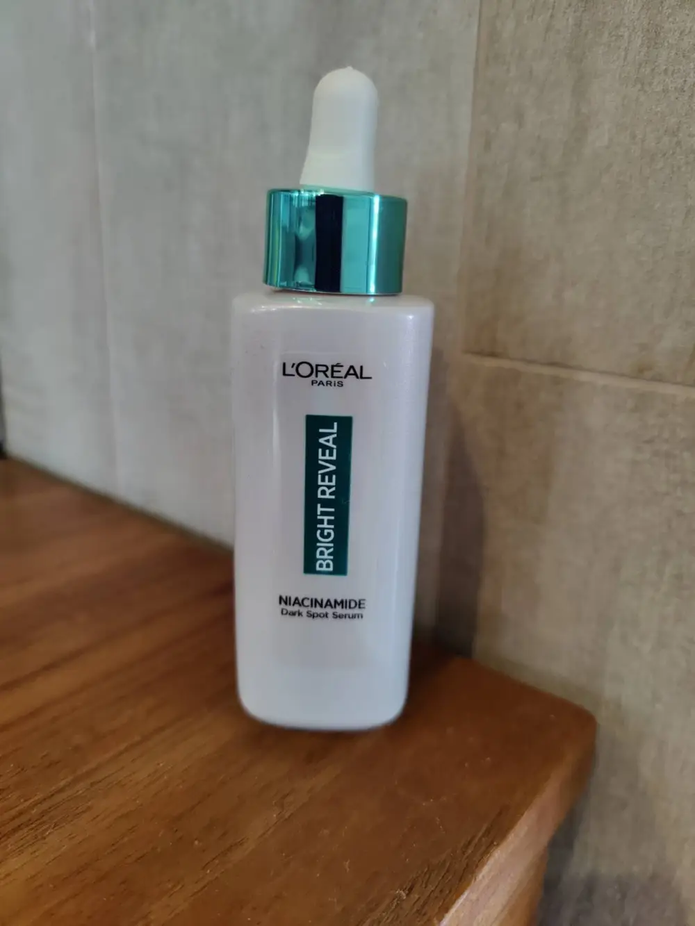 L'ORÉAL - Bright reveal - Niacinamide dark spot serum  