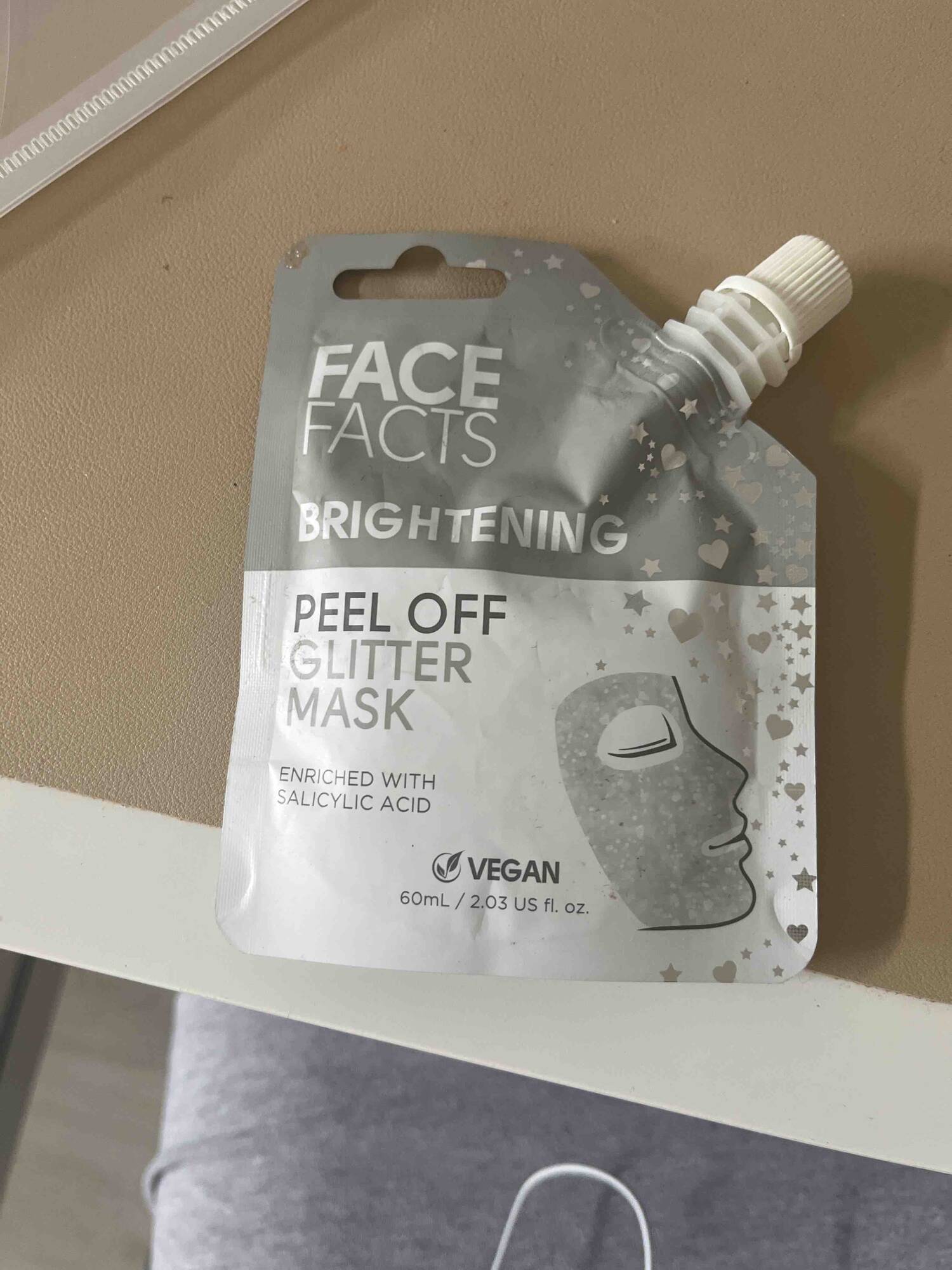 FACE FACTS - Brightening peel off glitter mask