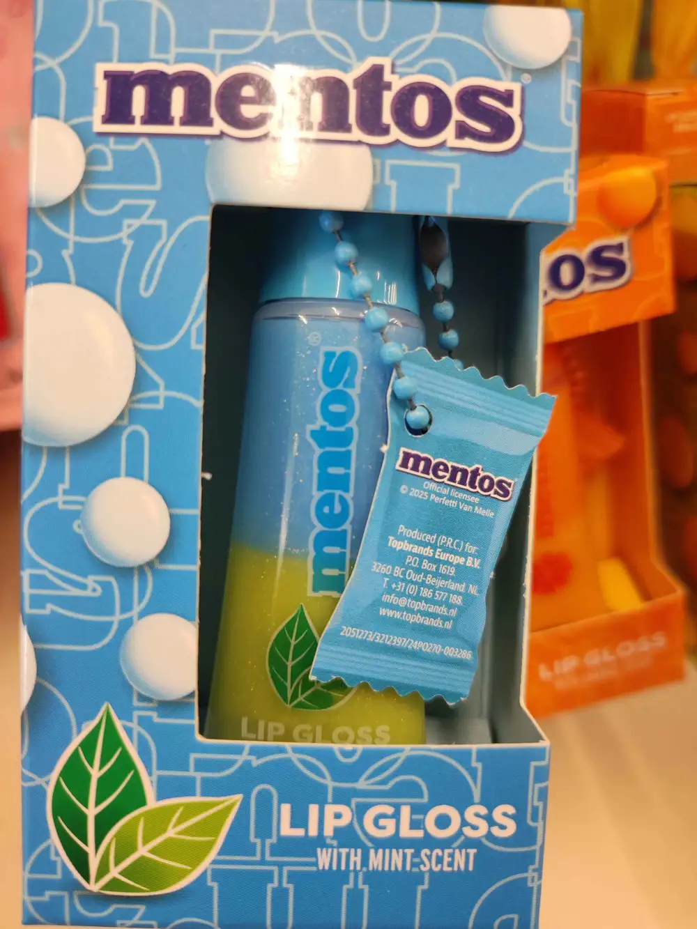 MENTOS - Lip gloss with mint scent