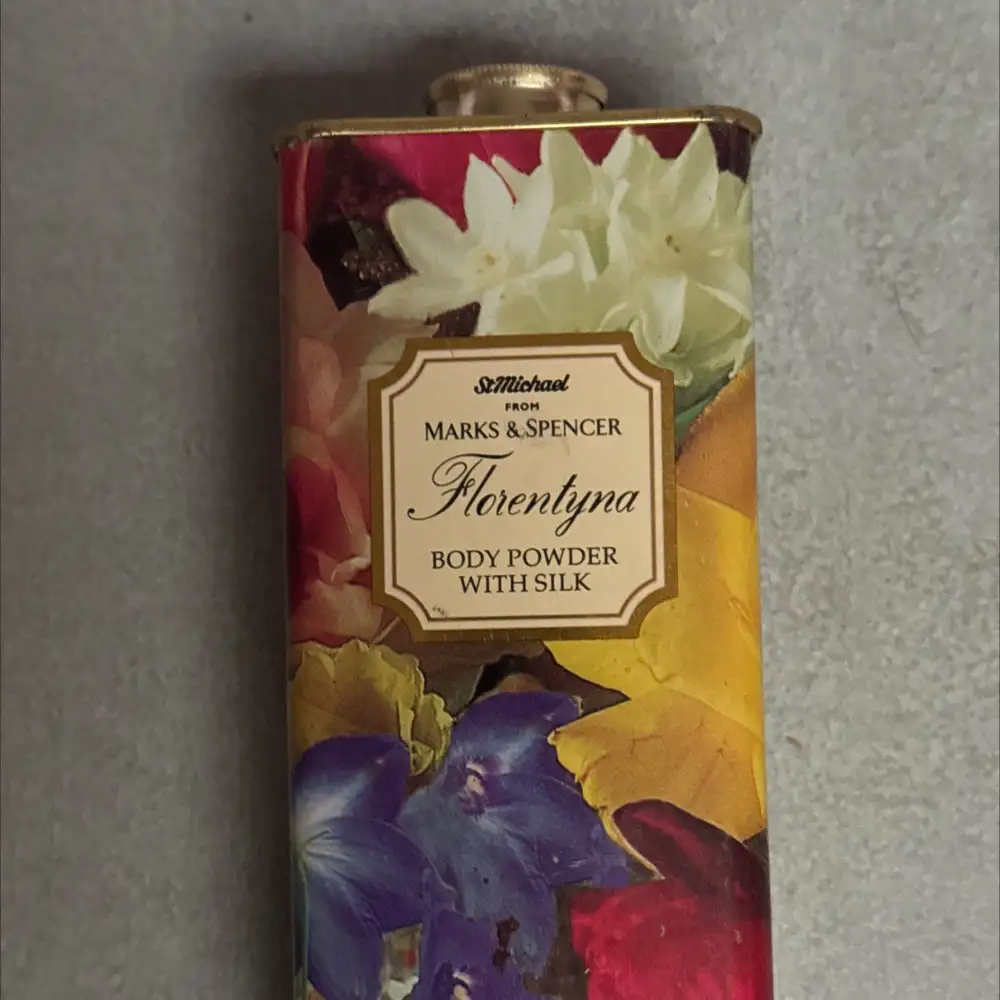 MARKS & SPENCER - Florentyna - Body powder with silk