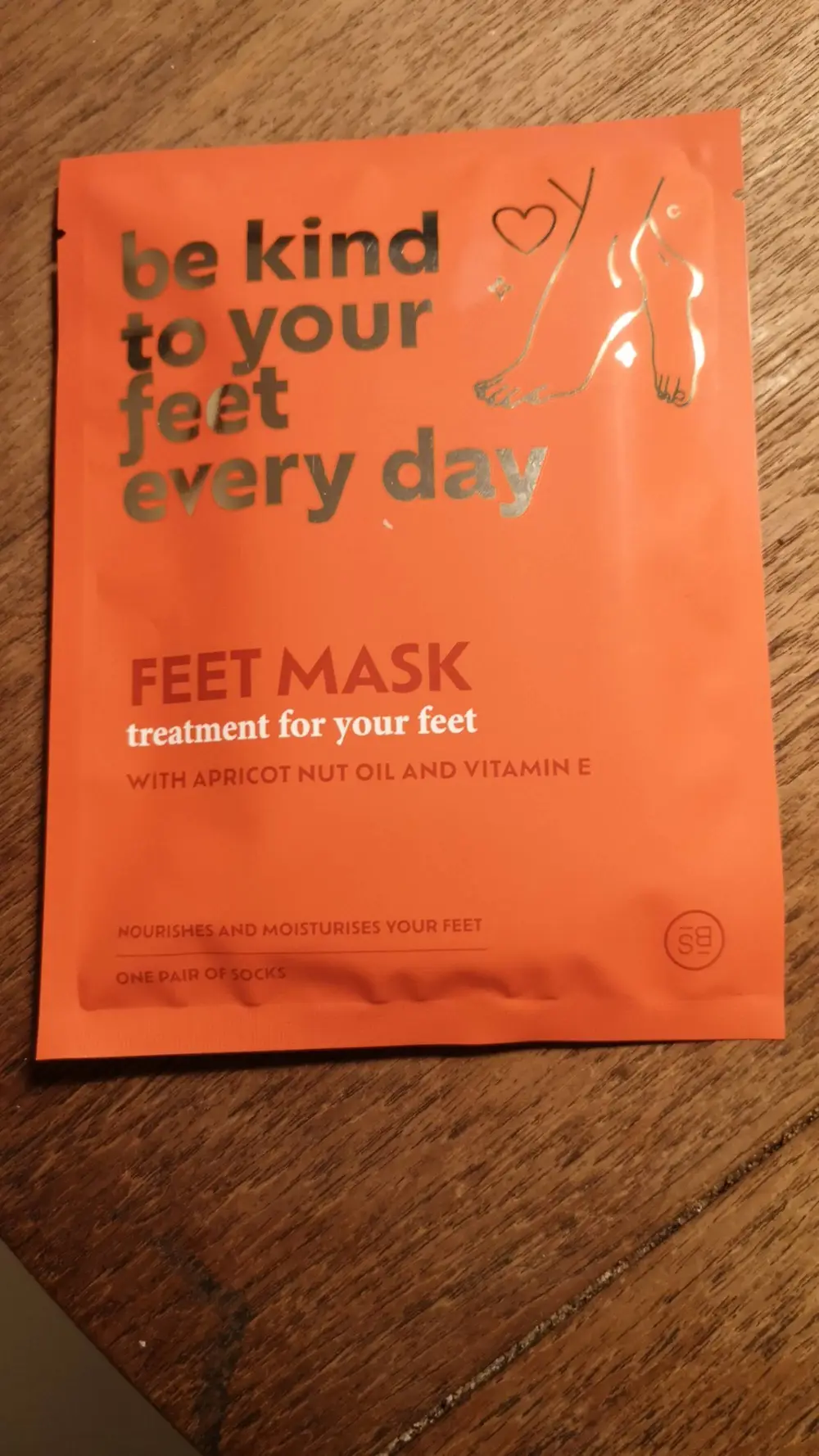 DAYES - Be kind to your feet every day - Feet mask