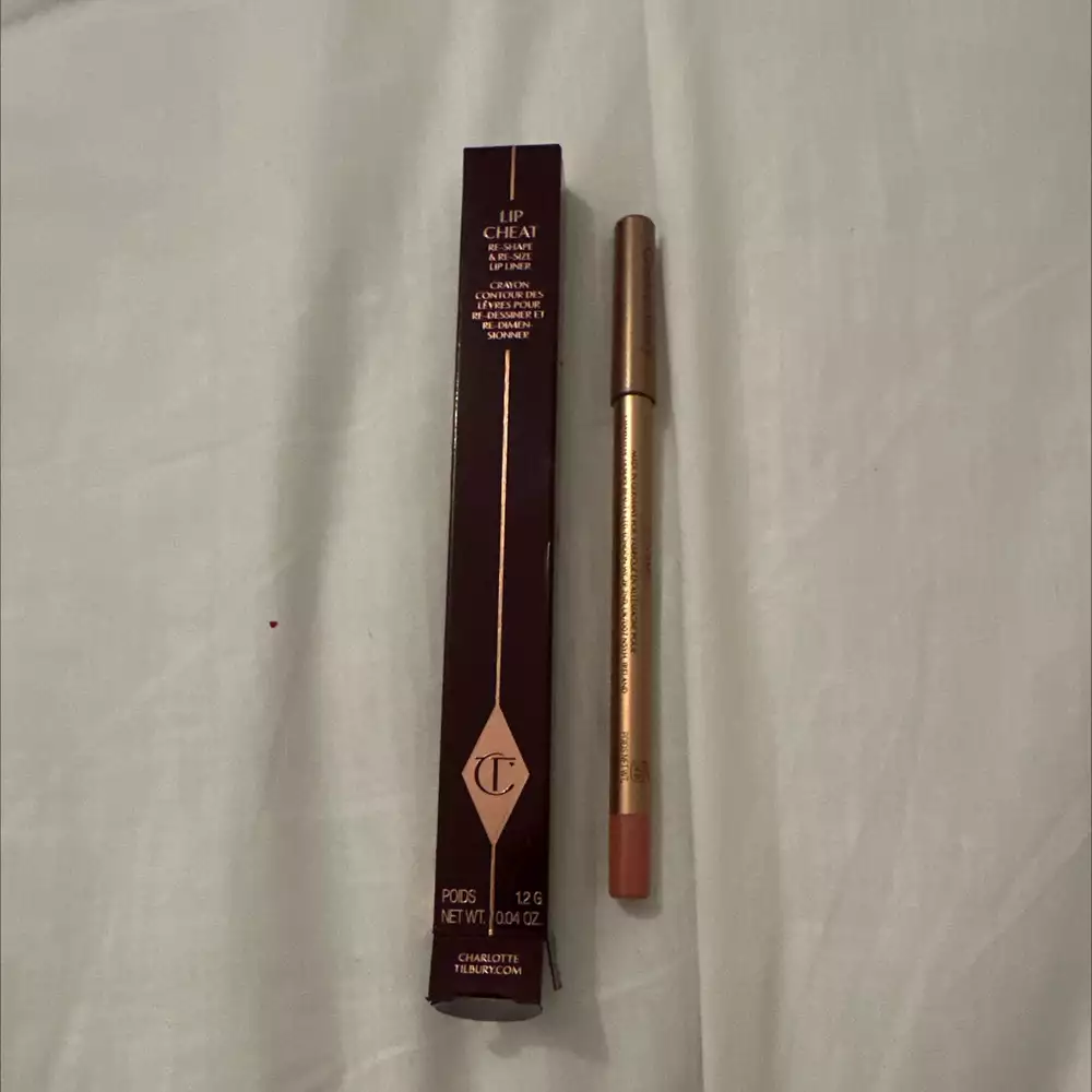 CHARLOTTE TILBURY - Lip cheat - Crayon contour des lèvres