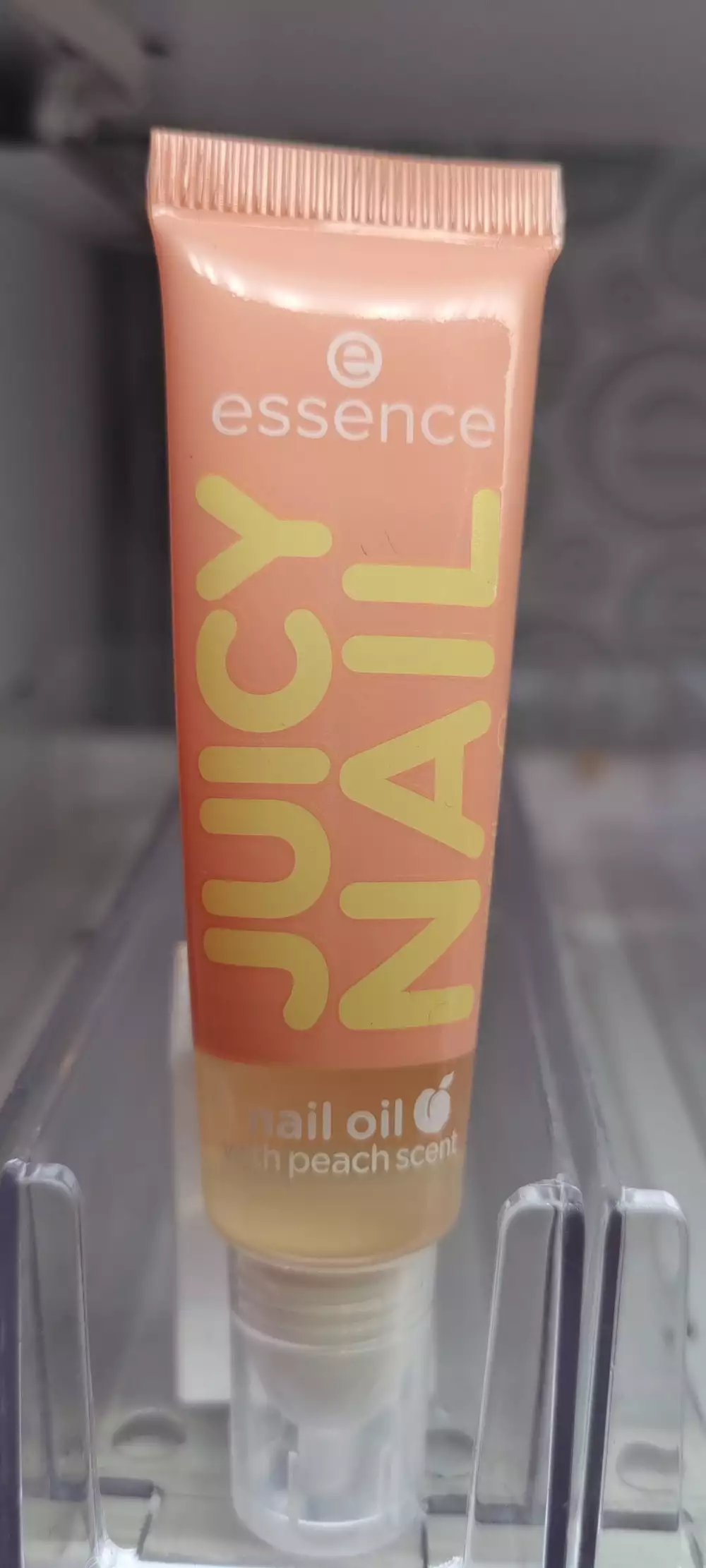 ESSENCE - Juicy nail - Nail oil with peach scent