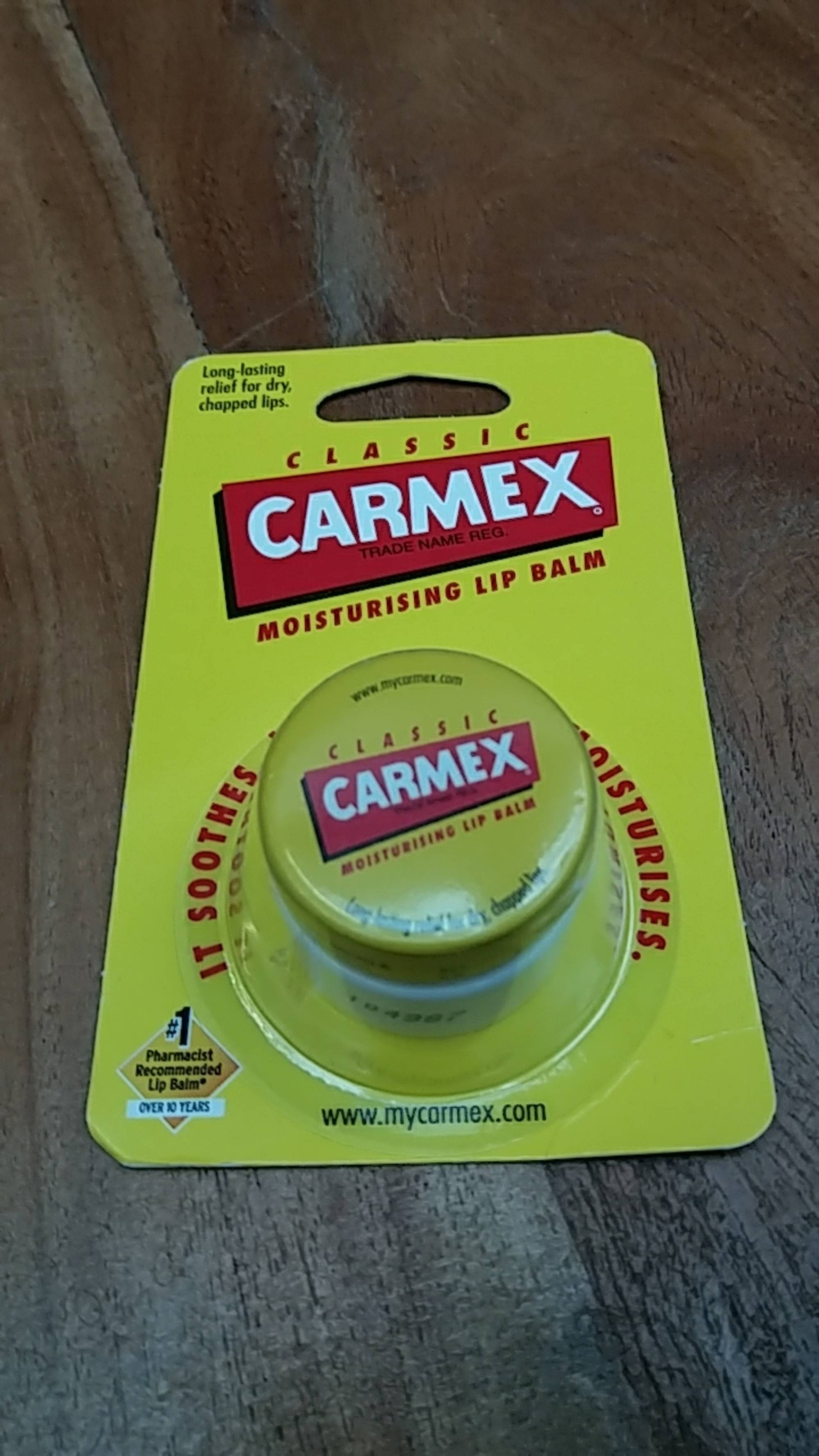 CARMEX - Classic Moisturising lip balm