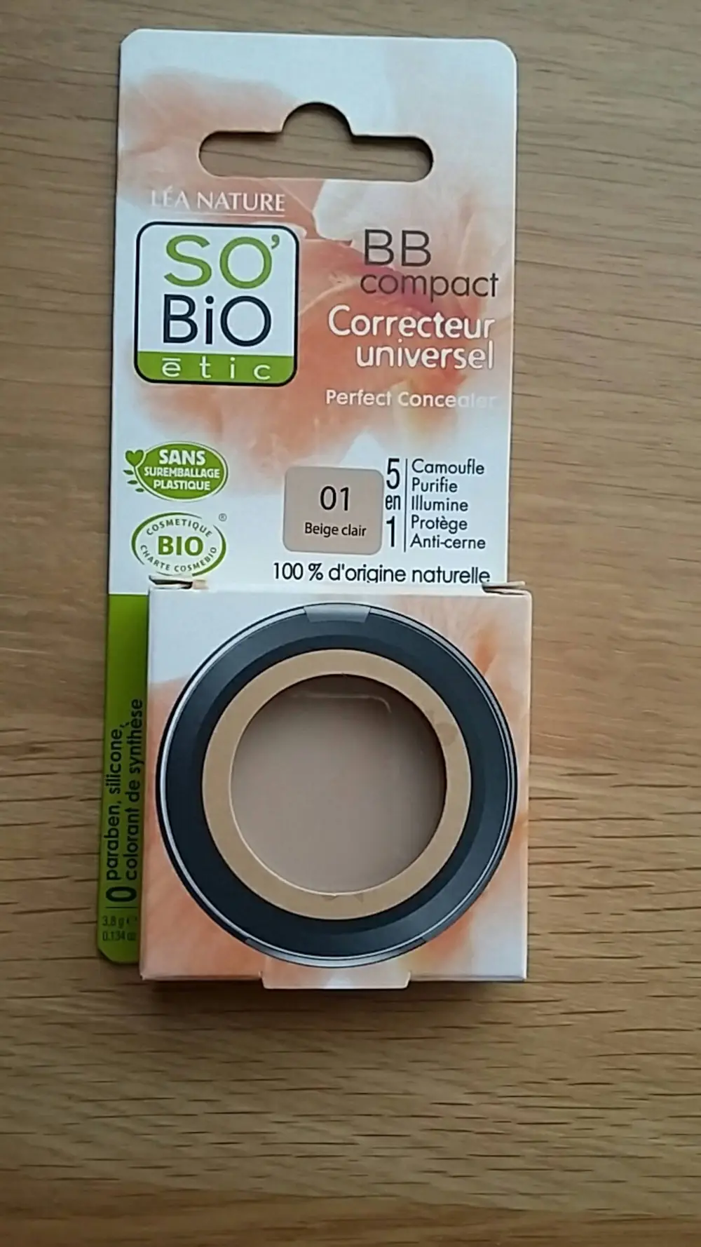 SO'BIO ÉTIC - BB compact - Correcteur universel 5 en 1 01 Beige clair