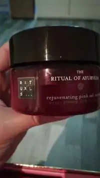 RITUALS - The ritual of ayurveda - Rejuvenating pink salt scrub