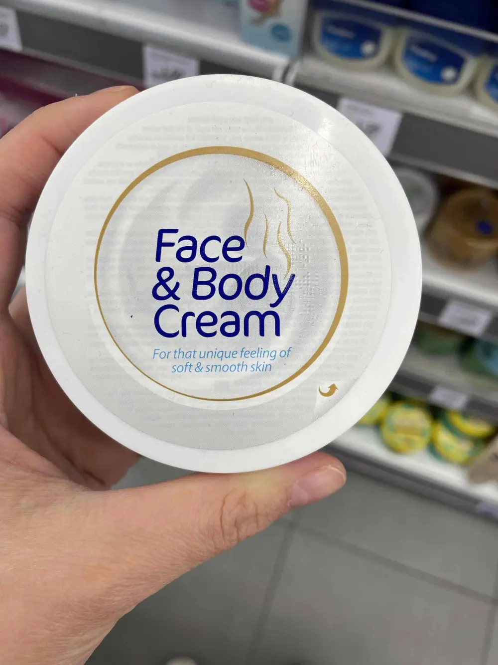 MAXBRANDS MARKETING B.V. - Face & body cream