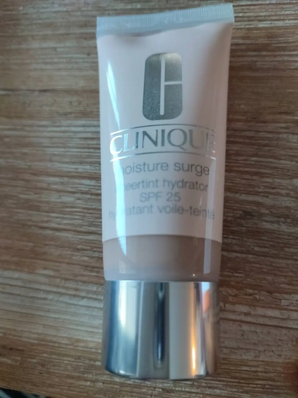 CLINIQUE - Hydratant voile teinté  SPF 25