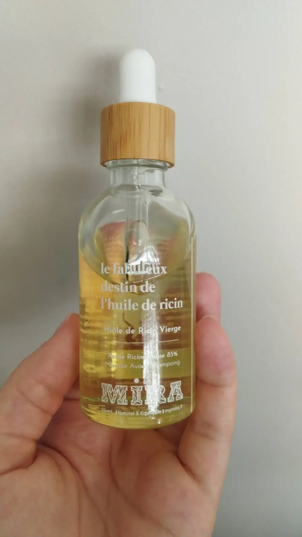 MIRA - Le fabuleux destin de Huile de ricin 