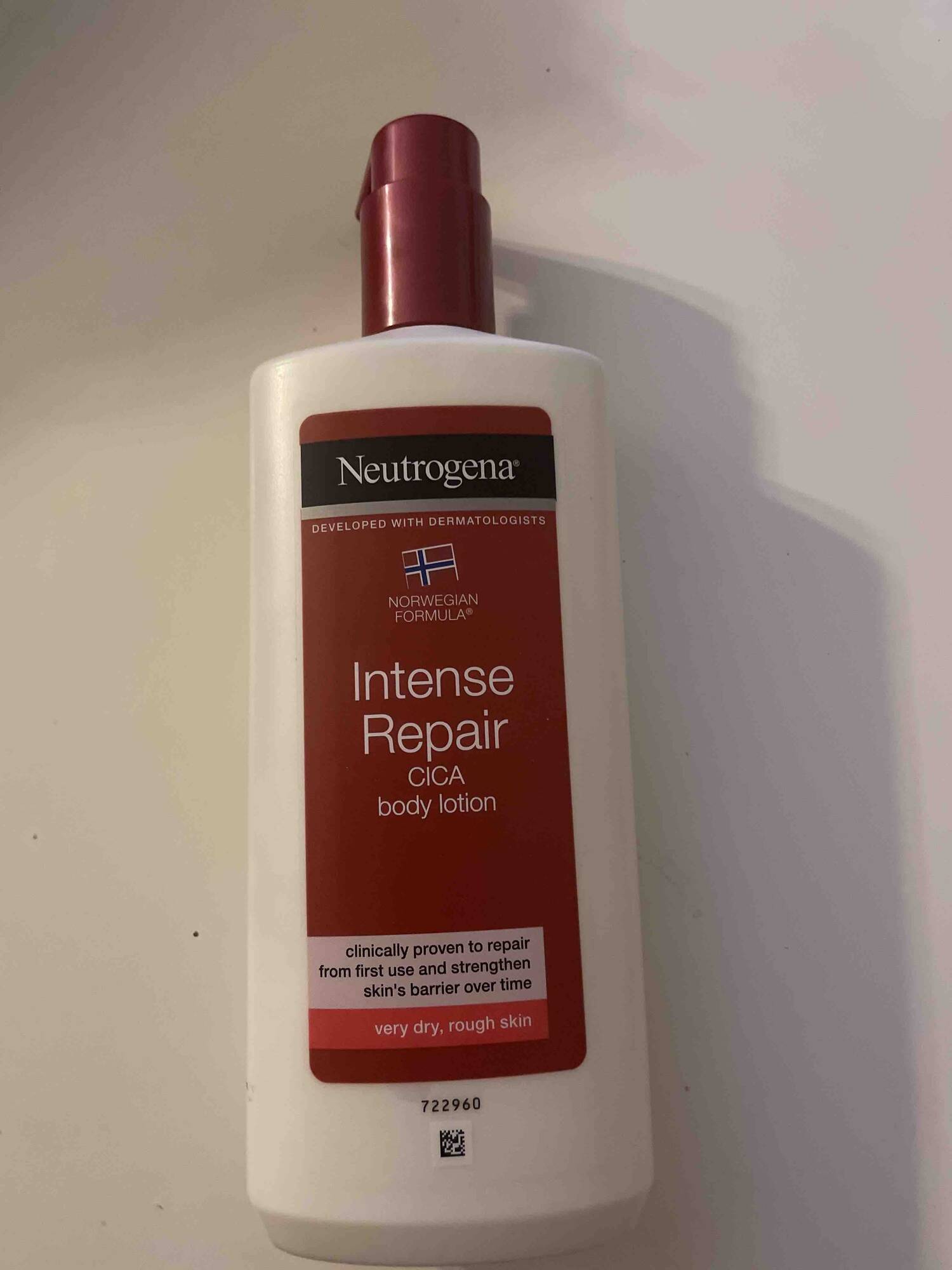 NEUTROGENA - Intense repair-cica body lotion
