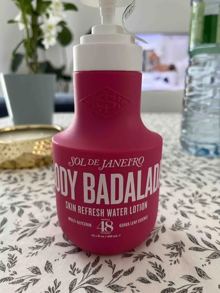 SOL DE JANEIRO - Body badalada - Skin refresh water lotion 48