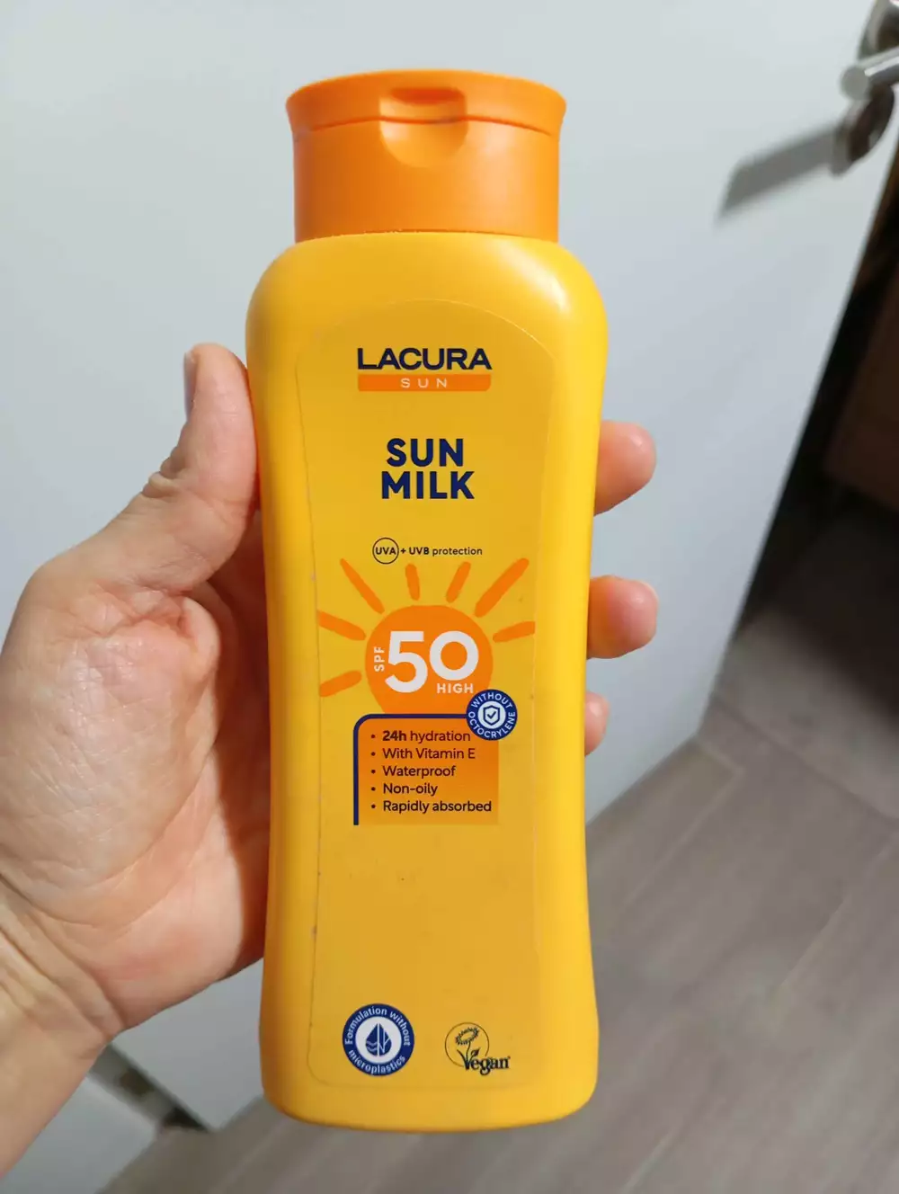 LACURA - Sun milk SPF 50 high