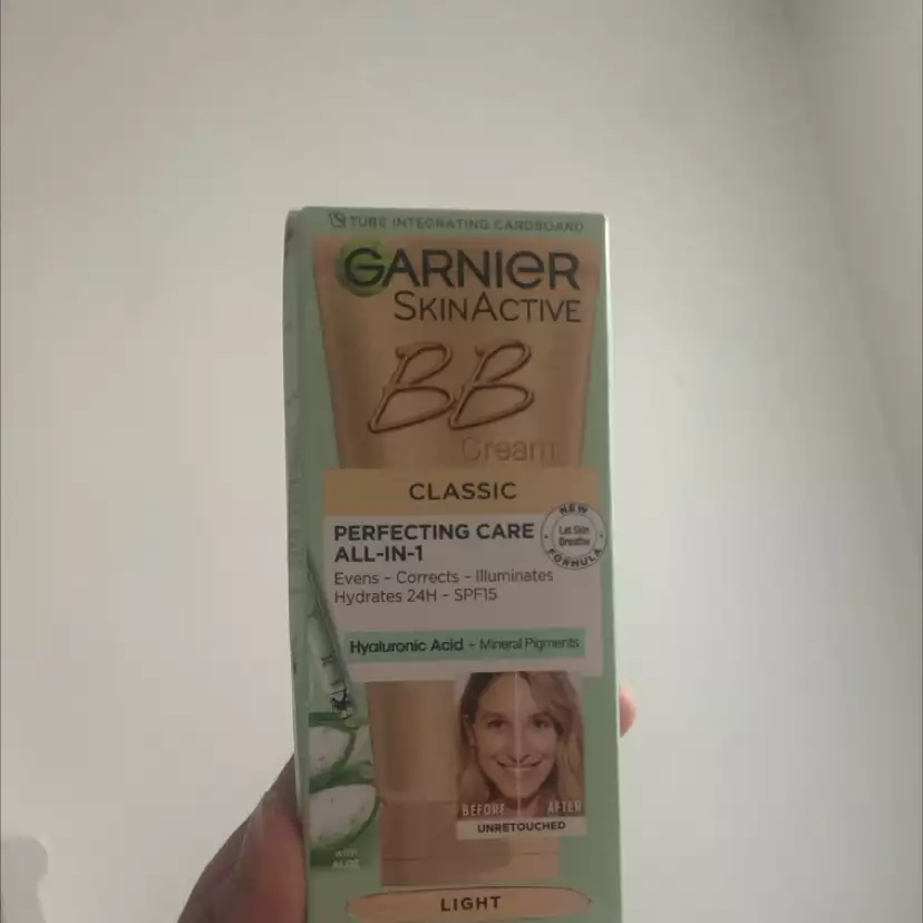 GARNIER - BB Cream classic light