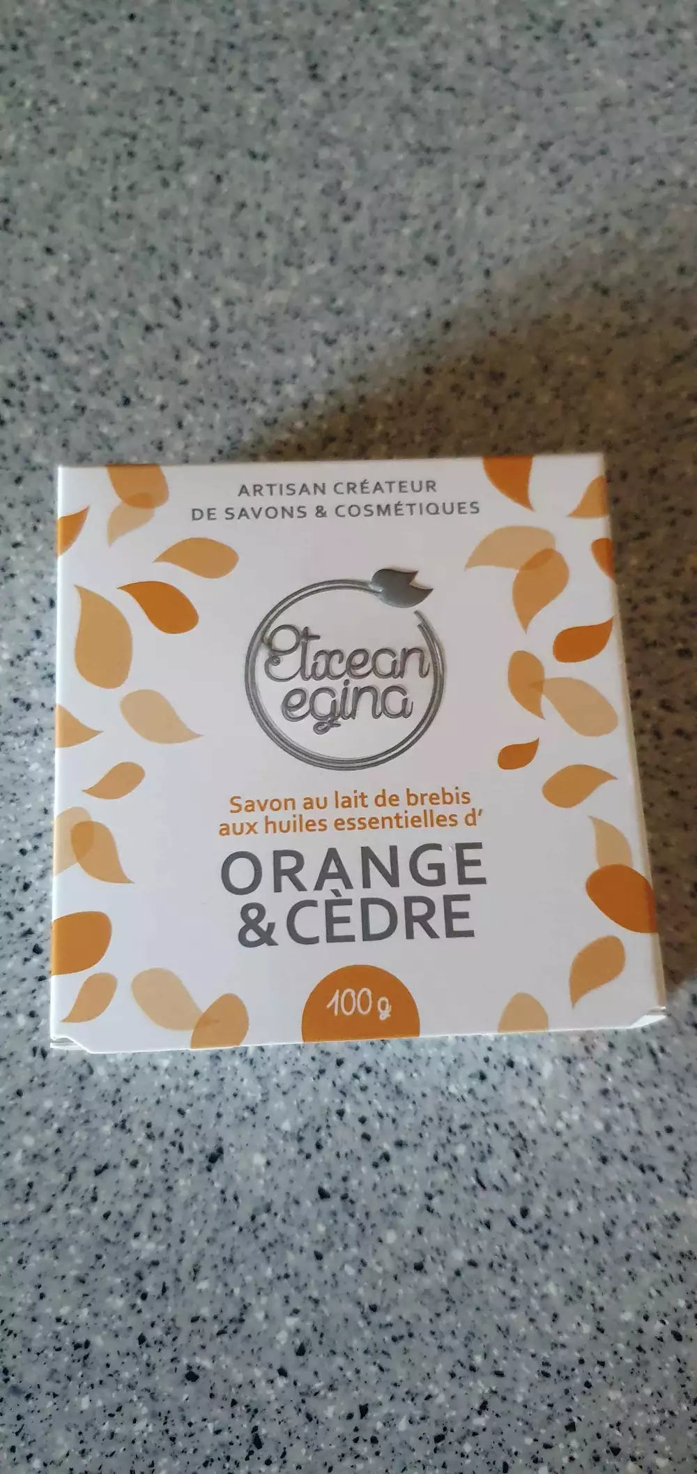 ETXEAN EGINA - Orange & cèdre - Savon au lait de brebis