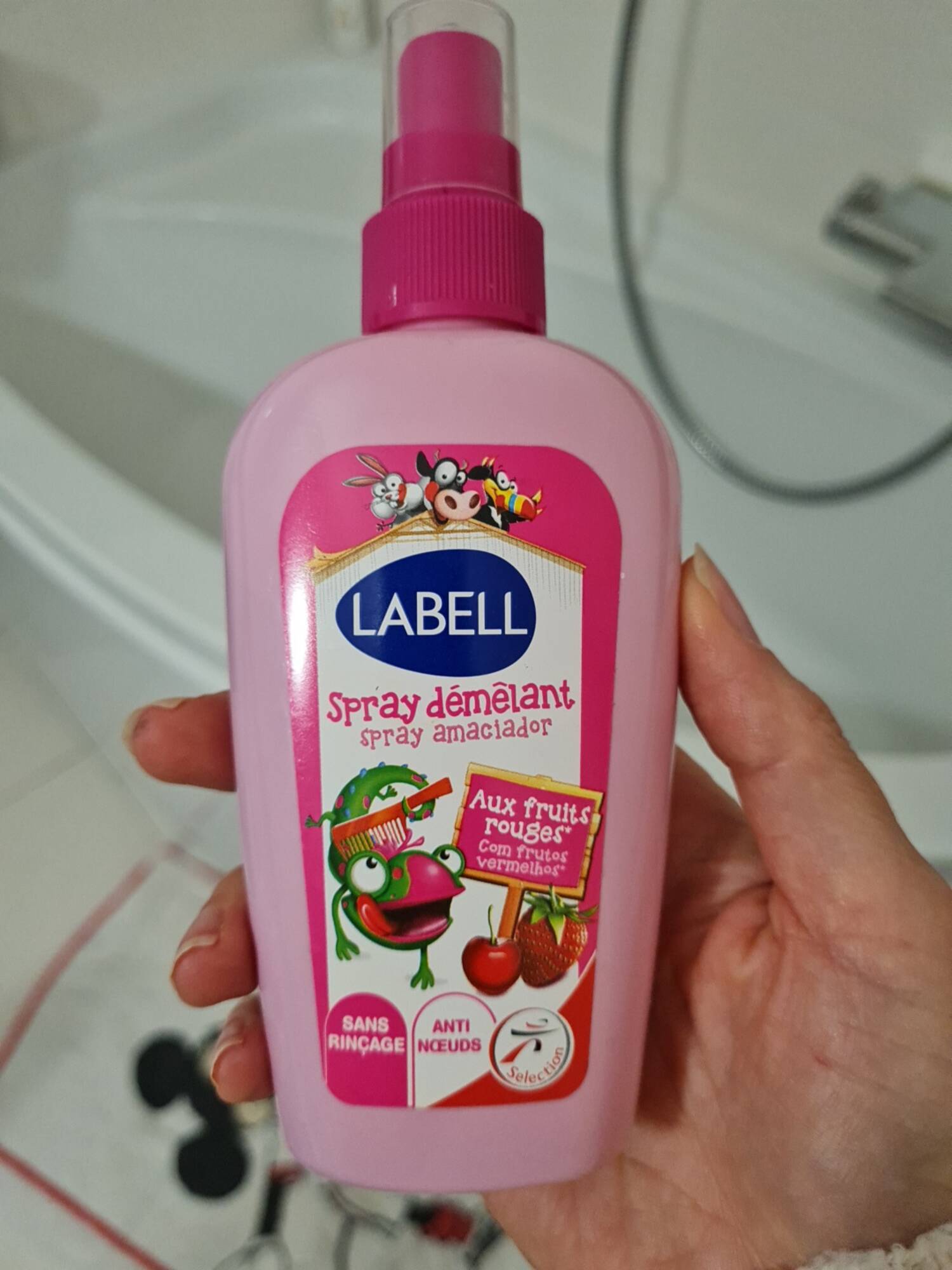 LABELL - Spray démêlant enfant -parfum fruits rouges