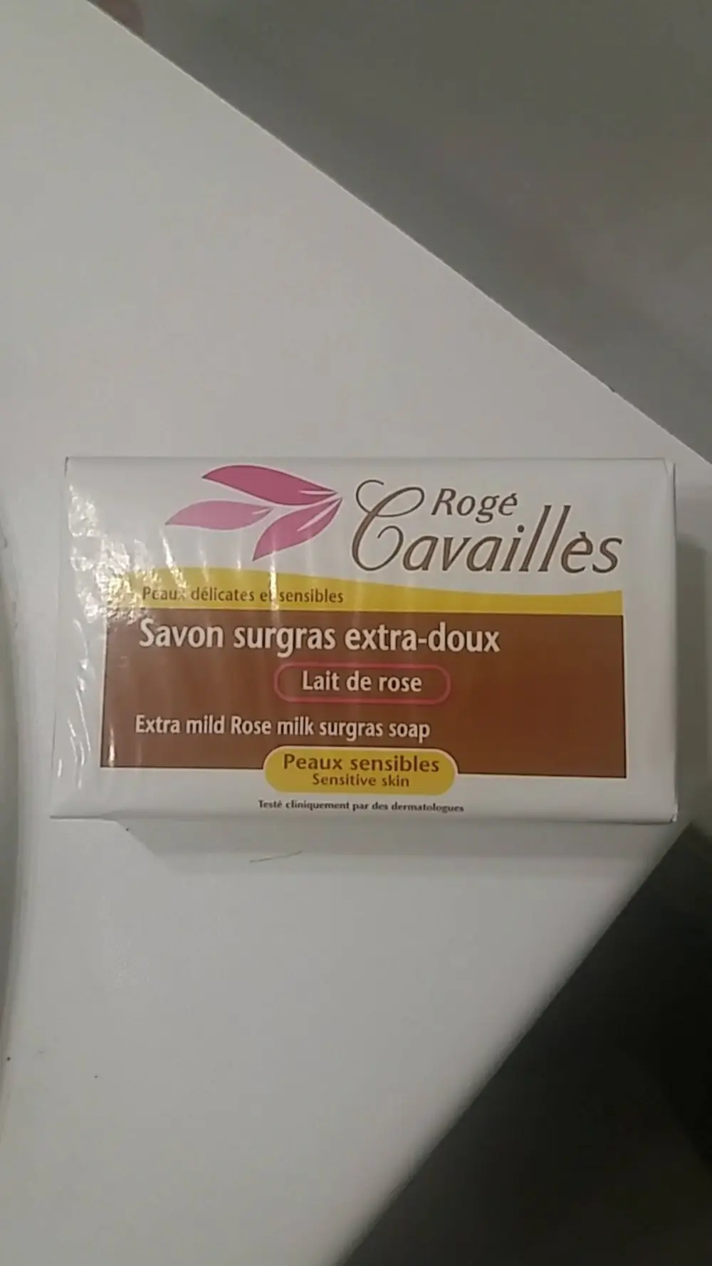 ROGÉ CAVAILLÈS - Lait de rose - Savon surgras extra-doux