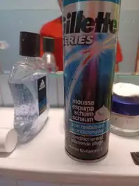 GILLETTE - Mousse soin revitalisant