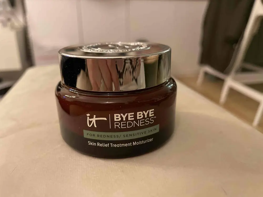 IT COSMETICS - Bye bye redness - Skin relief treatment moisturizer