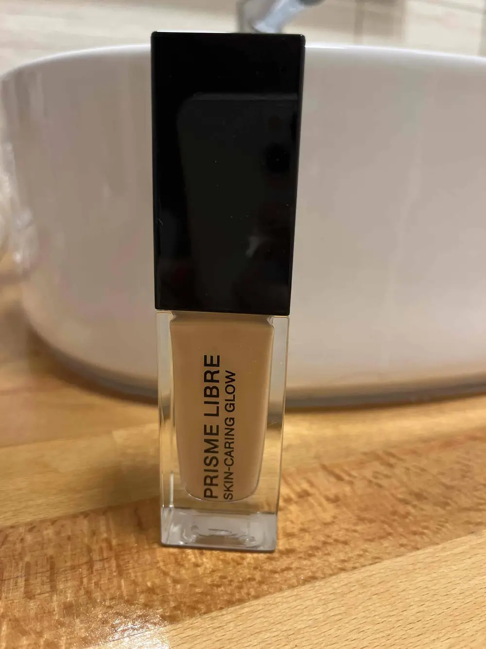 GIVENCHY - Prisme libre - Skin caring glow