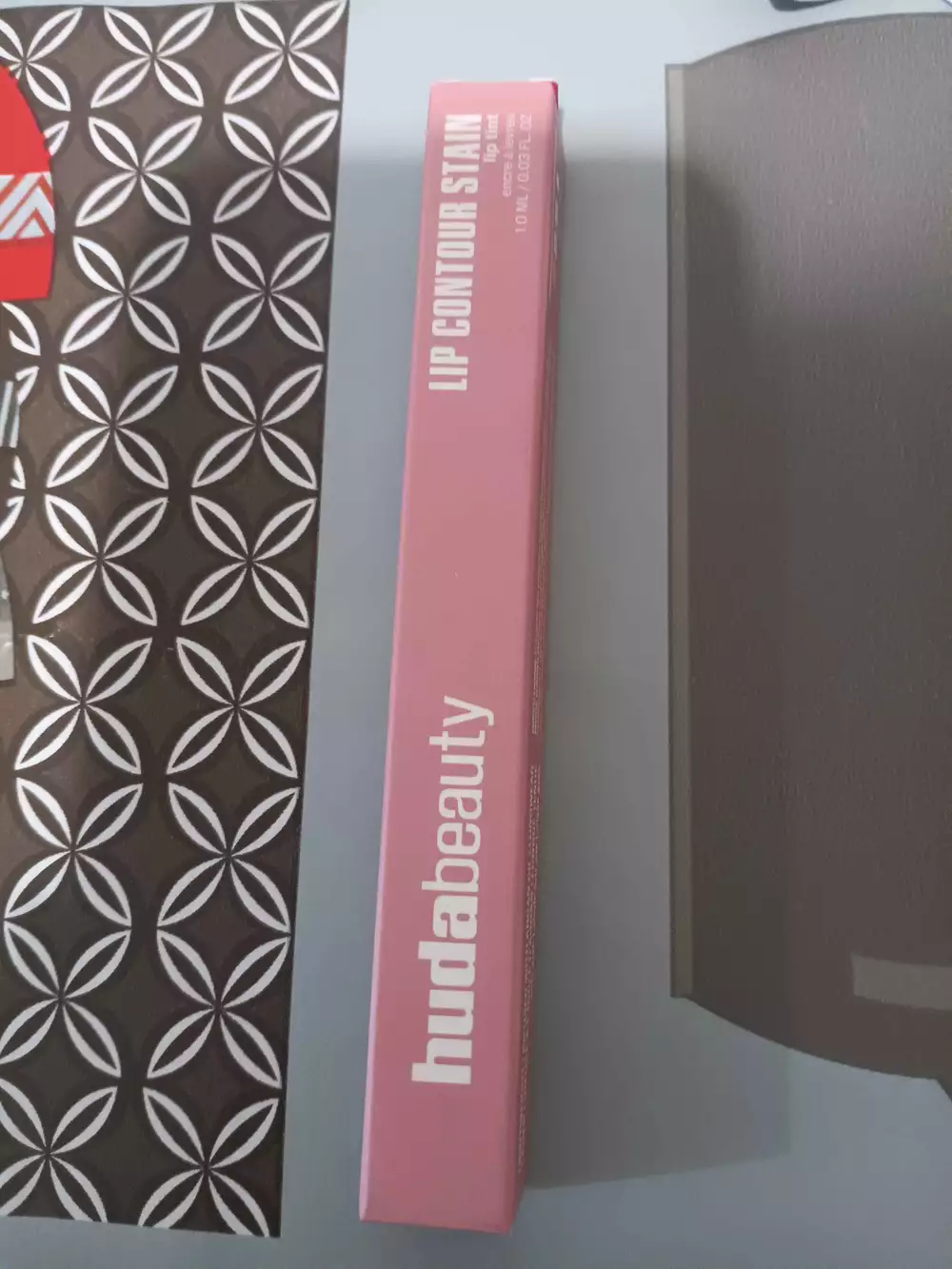HUDA BEAUTY - Lip contour stain