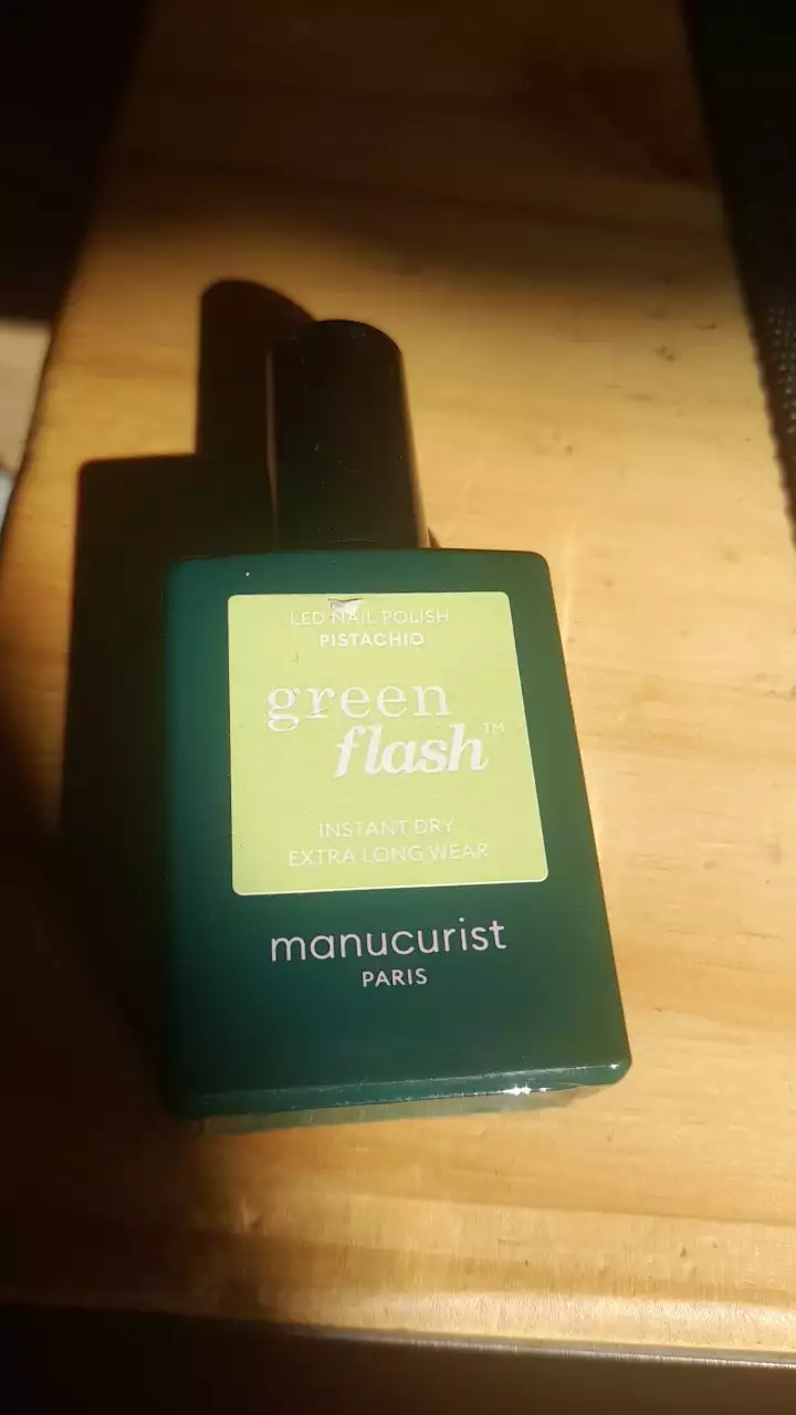 MANUCURIST PARIS - Green flash - Led nail polish pistachio