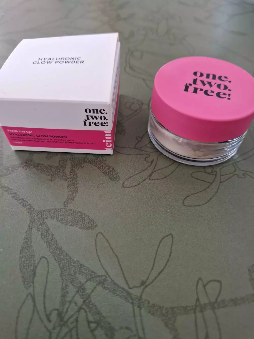 ONE.TWO.FREE! - Hyaluronic glow powder - Teint