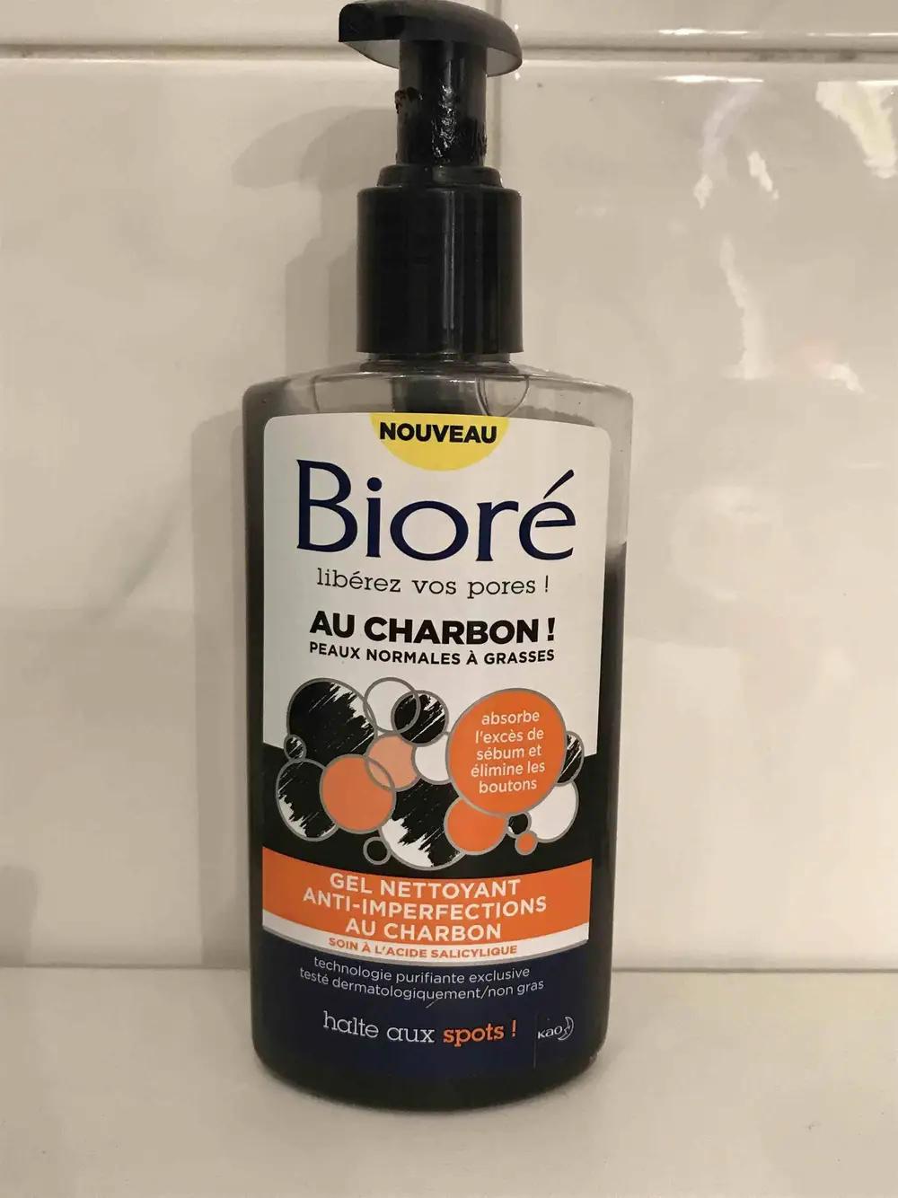 BIORÉ - Gel nettoyant anti-imperfections au charbon