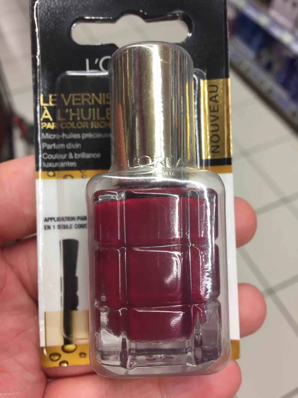 L'ORÉAL - Le vernis à l'huile par color riche 552 rubis folies