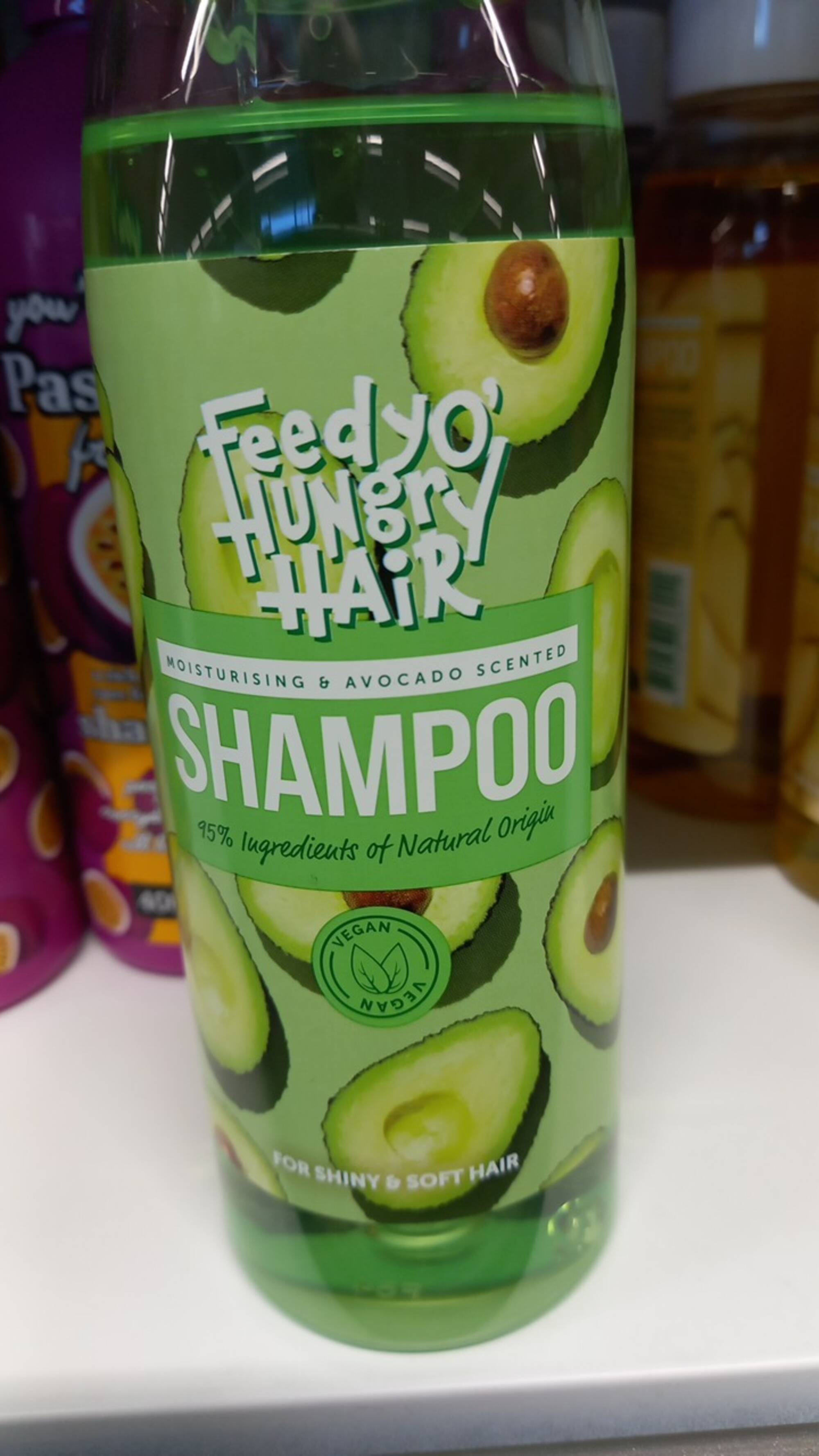 FEEDYO HUNGRY HAIR - Moisturing & avocado scented - Shampoo