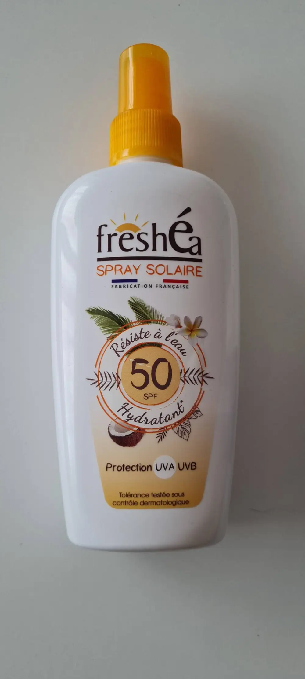 FRESHÉA - Résistant à l'eau hydratant - Spray solaire SPF 50