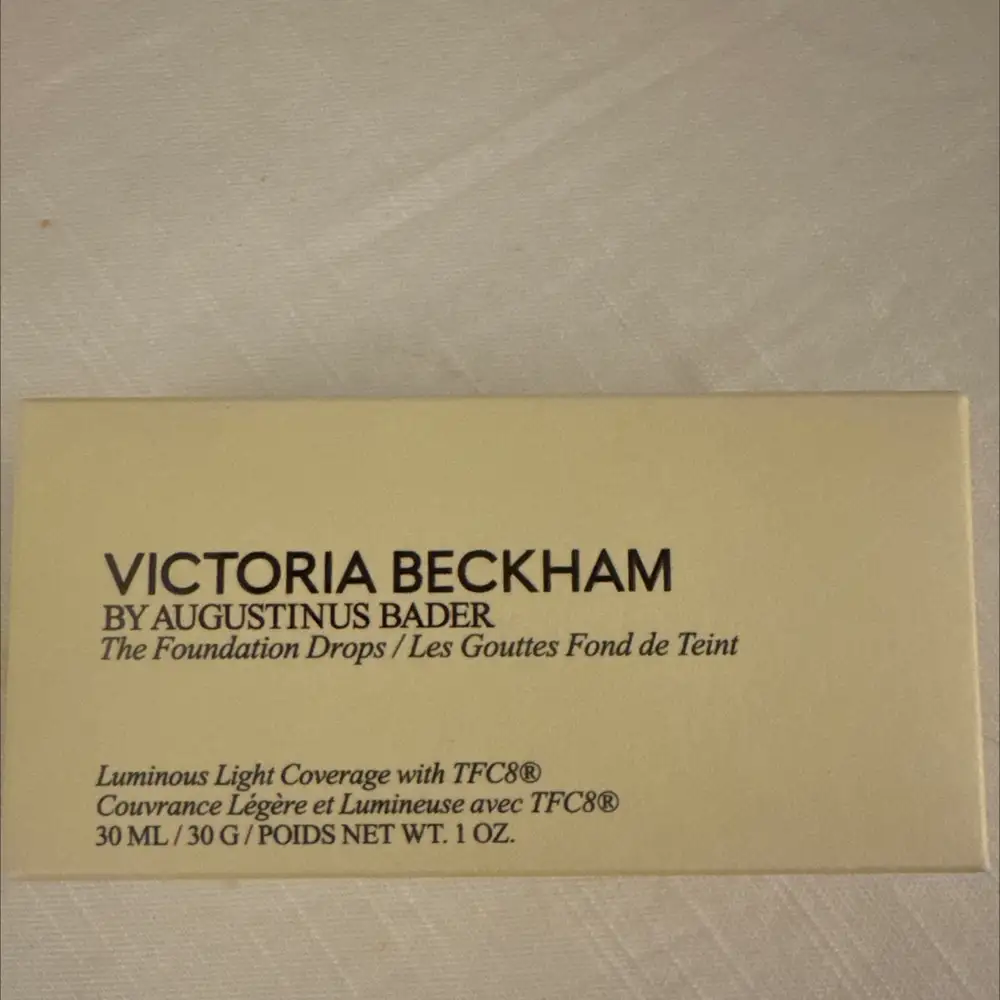 VICTORIA BECKHAM - Les gouttes fond de teint 