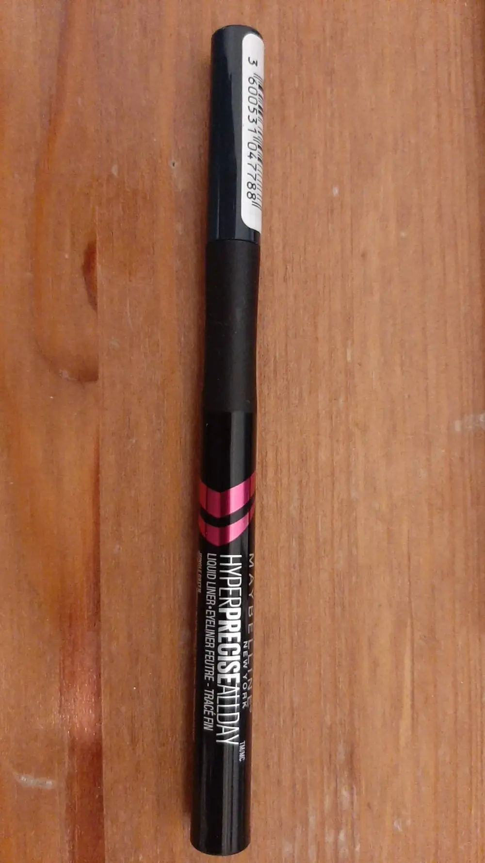 MAYBELLINE - Hyper precise all day - Eyeliner feutre