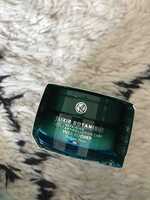 YVES ROCHER - Repairing antipollution care