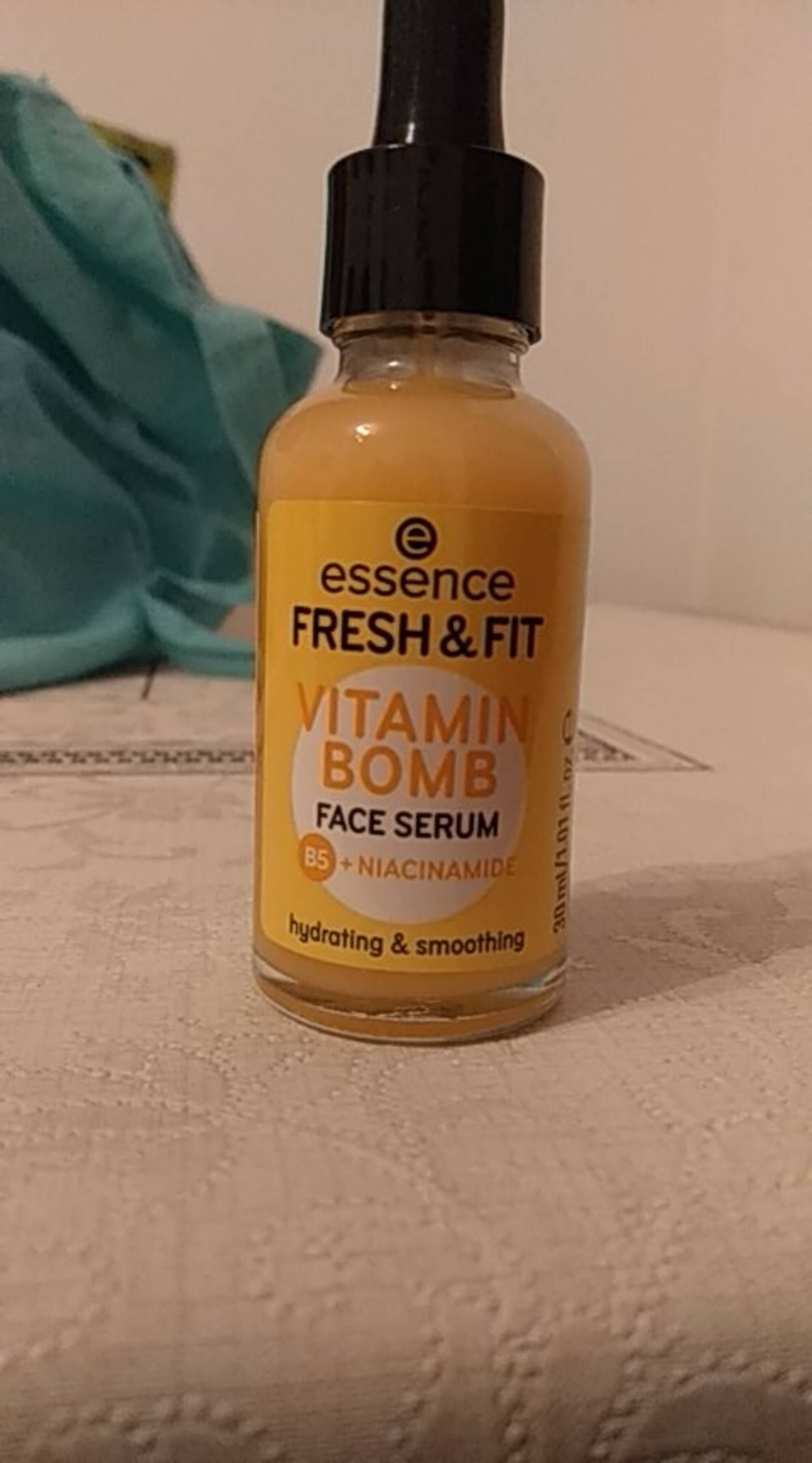 ESSENCE - Fresh & fit - Vitamin bomb Face serum