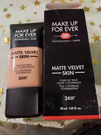 MAKE UP FOR EVER - Matte velvet skin - Fond de tein haute couvrance 24h