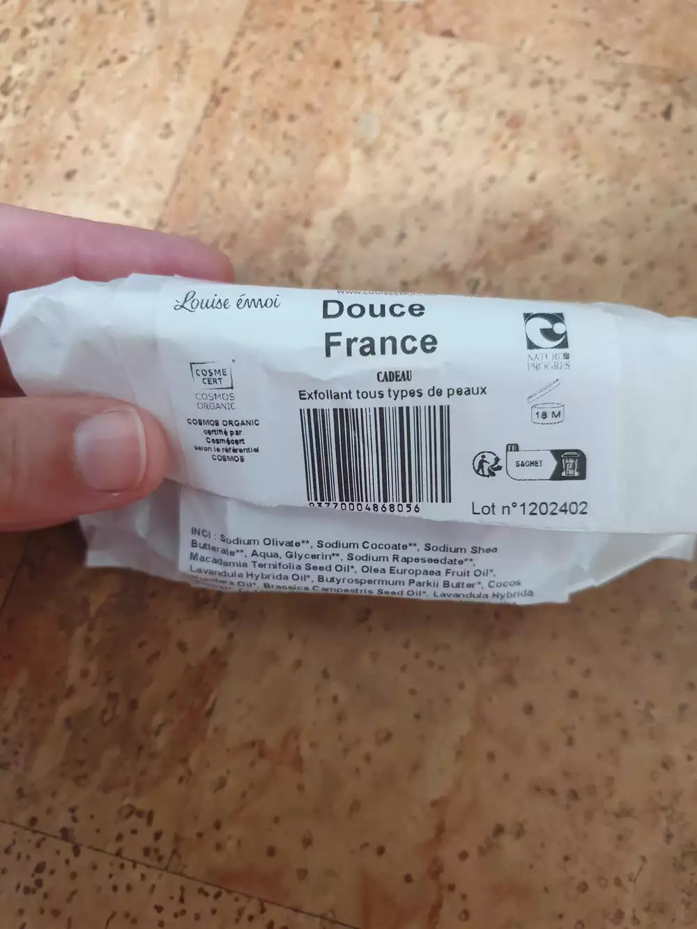 LOUISE ÉMOI - Douce France - Savon à froid exfoliant