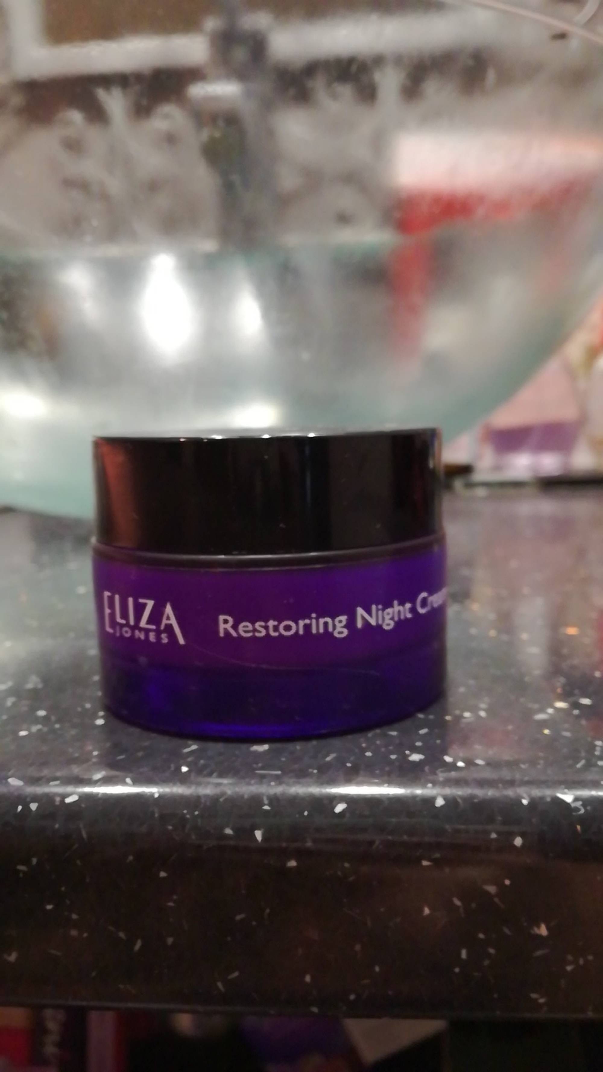 ORANGE CREATIVES - Eliza Jones - Restoring night cream