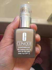 CLINIQUE - Teint de soie effet peau nue spf 15