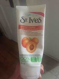 ST IVES - Anti-imperfections - Désincrustant à l'abricot