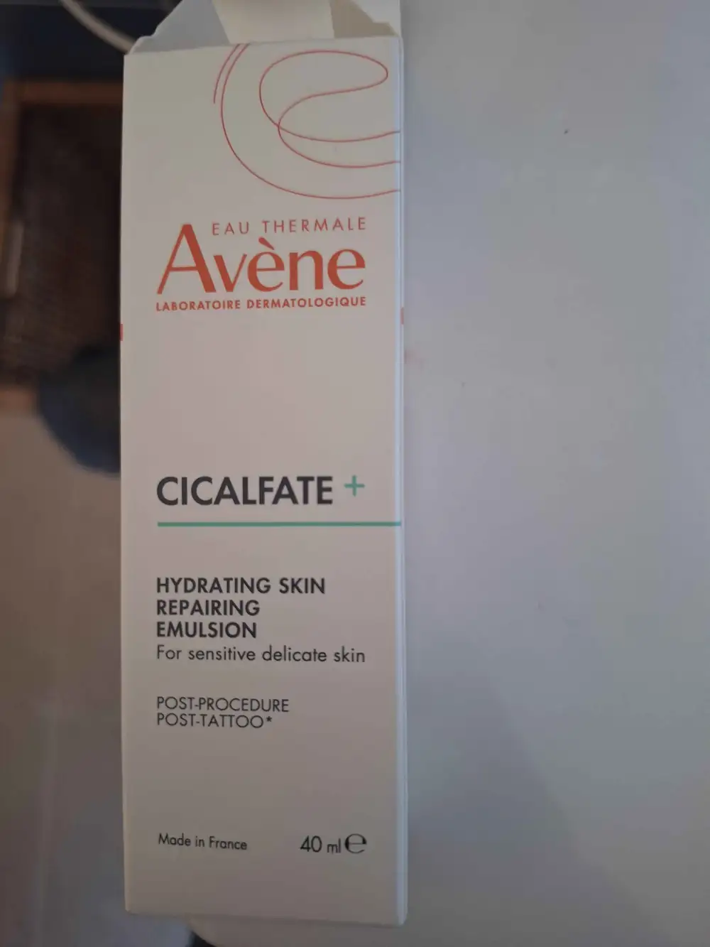 EAU THERMALE AVÈNE - Cicalfate+ - Hydrating skin repairing emulsion