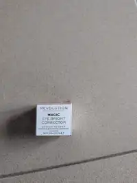 REVOLUTION - Magic eye bright corrector