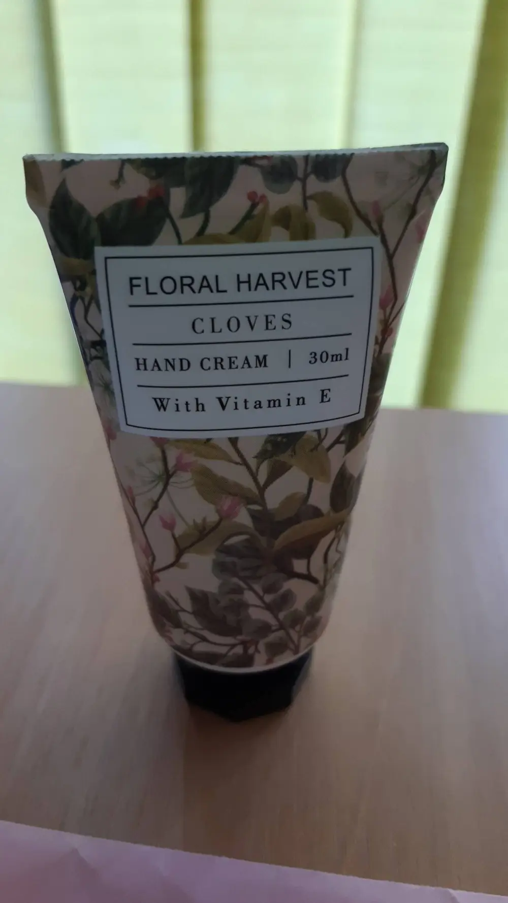 FLORAL HARVEST - Cloves - Hand cream with vitamin E