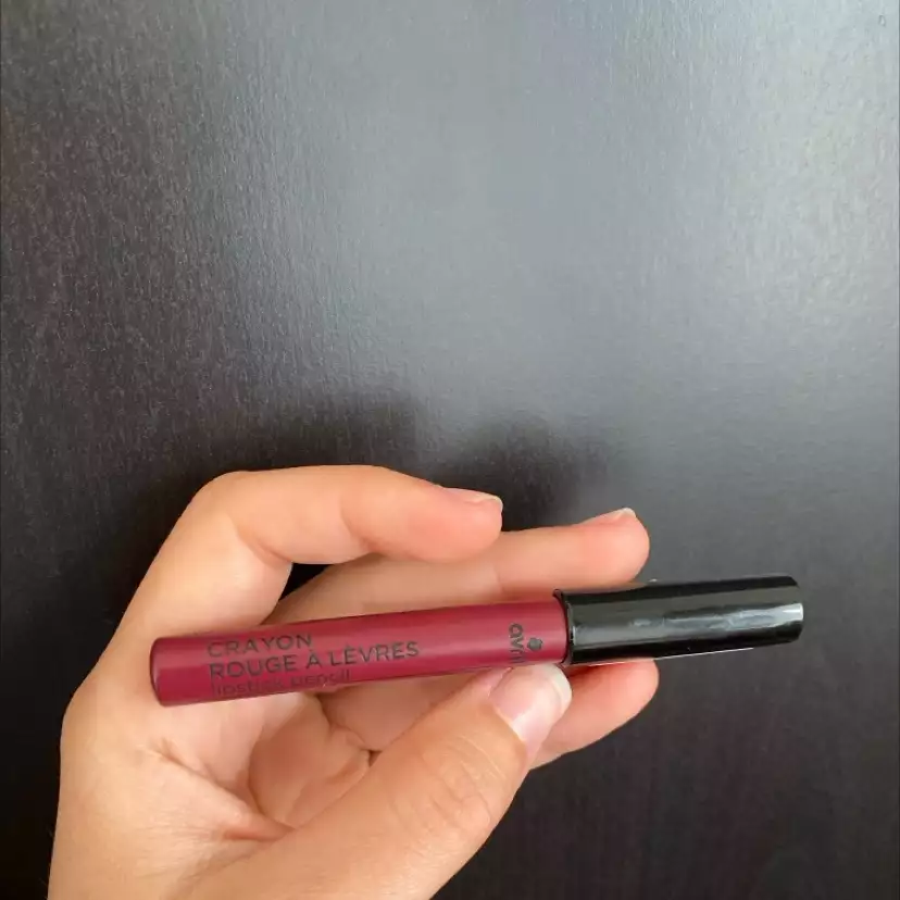 AVRIL - Crayon rouge à lèvres