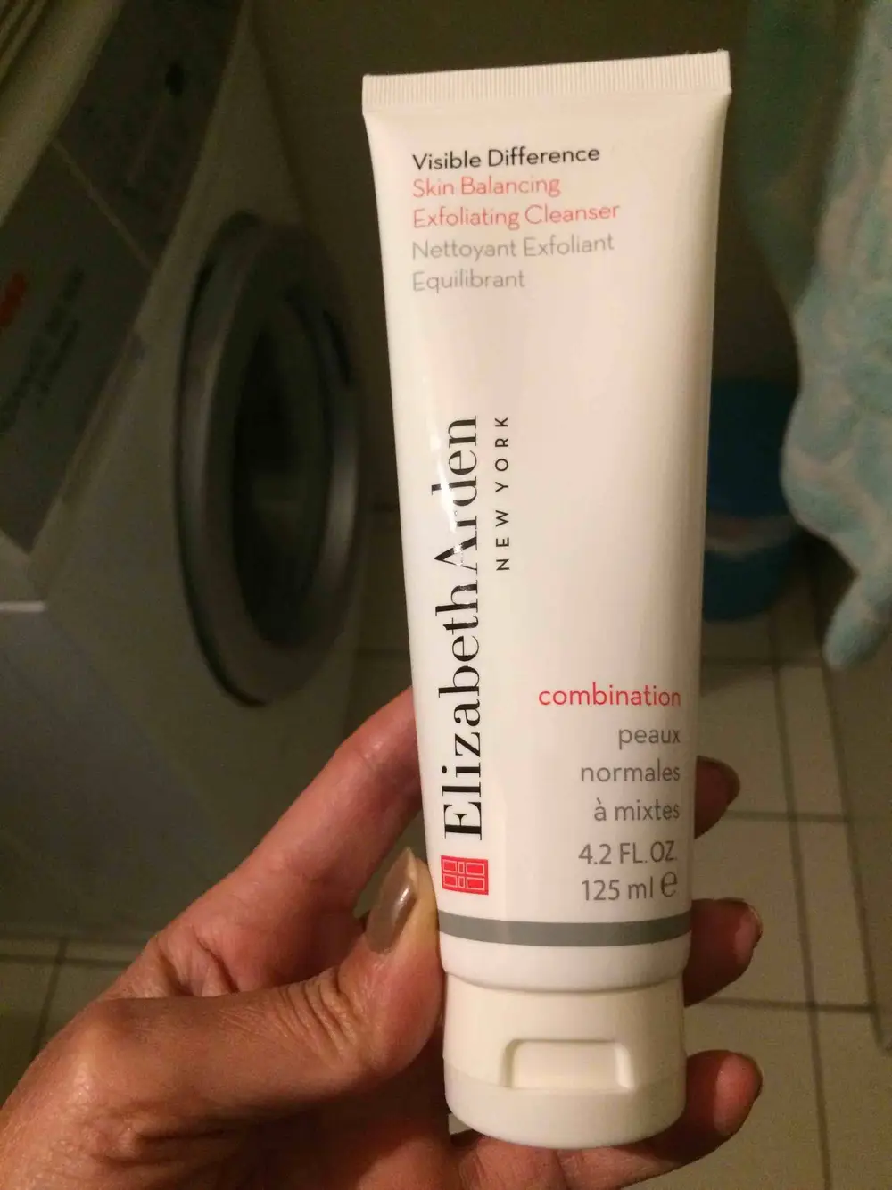 ELIZABETH ARDEN - Visible difference - Nettoyant exfoliant équilibrant