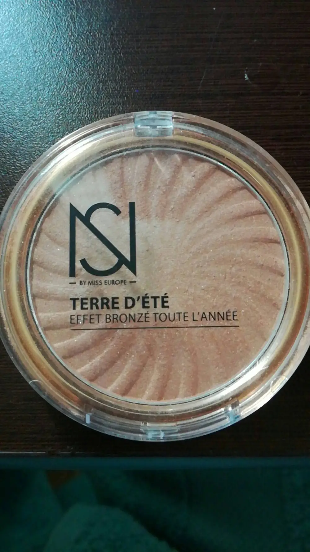 NS BY MISS EUROPE - Terre d'été - Poudre compacte effet bronzé 05 doré irisé