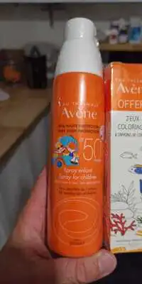 AVÈNE - Spray enfant très haute protection SPF 50+