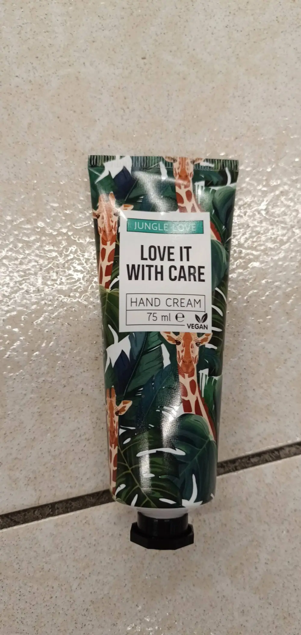 JUNGLE LOVE - Love it with care