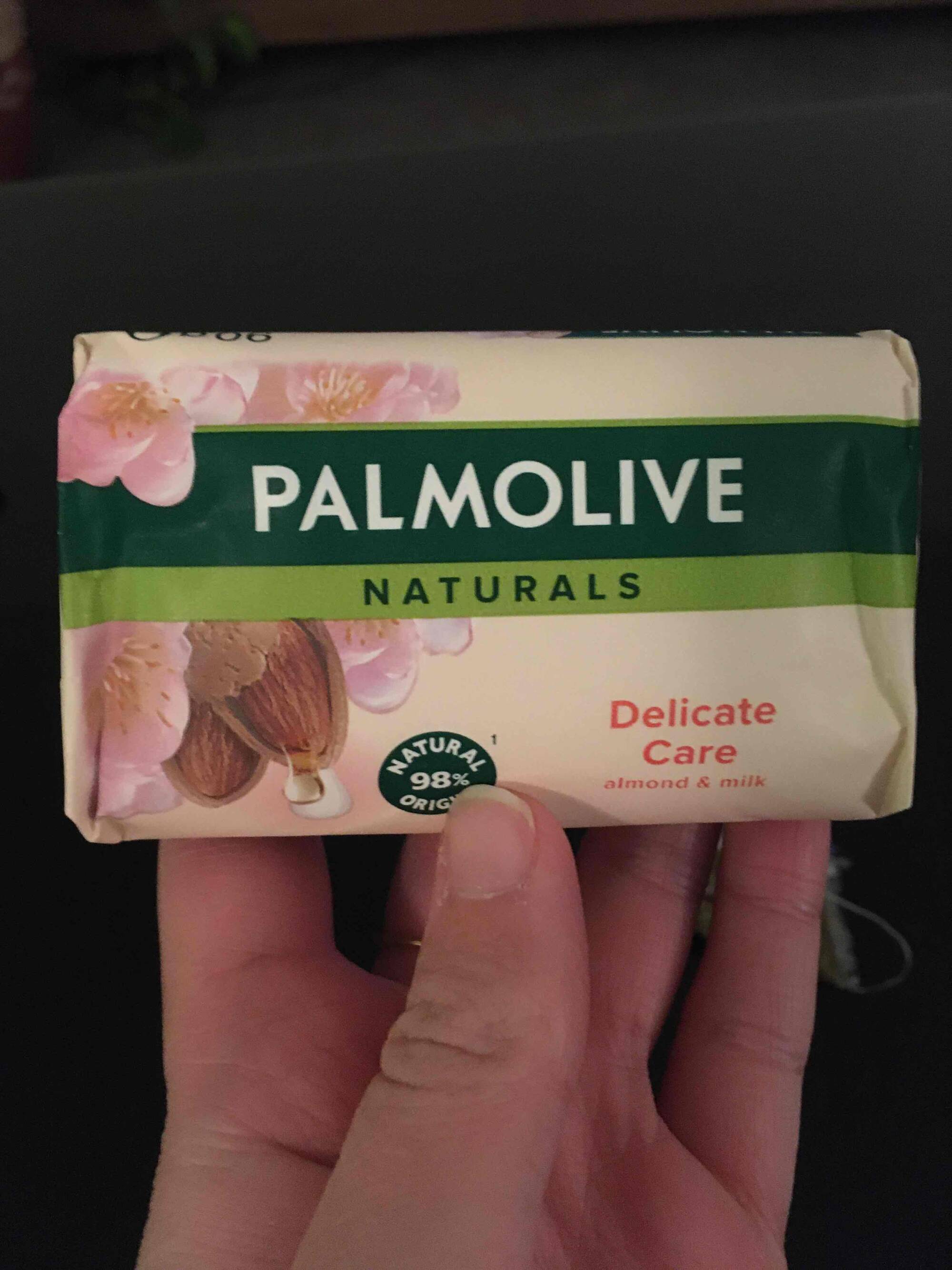 PALMOLIVE - Naturals - Bar soap